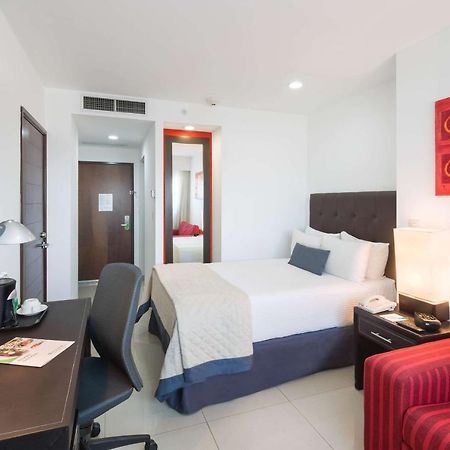 Wyndham Garden Hotel Celaya Celaya  Exterior photo