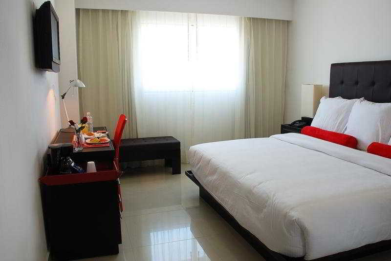 Wyndham Garden Hotel Celaya Celaya  Exterior photo