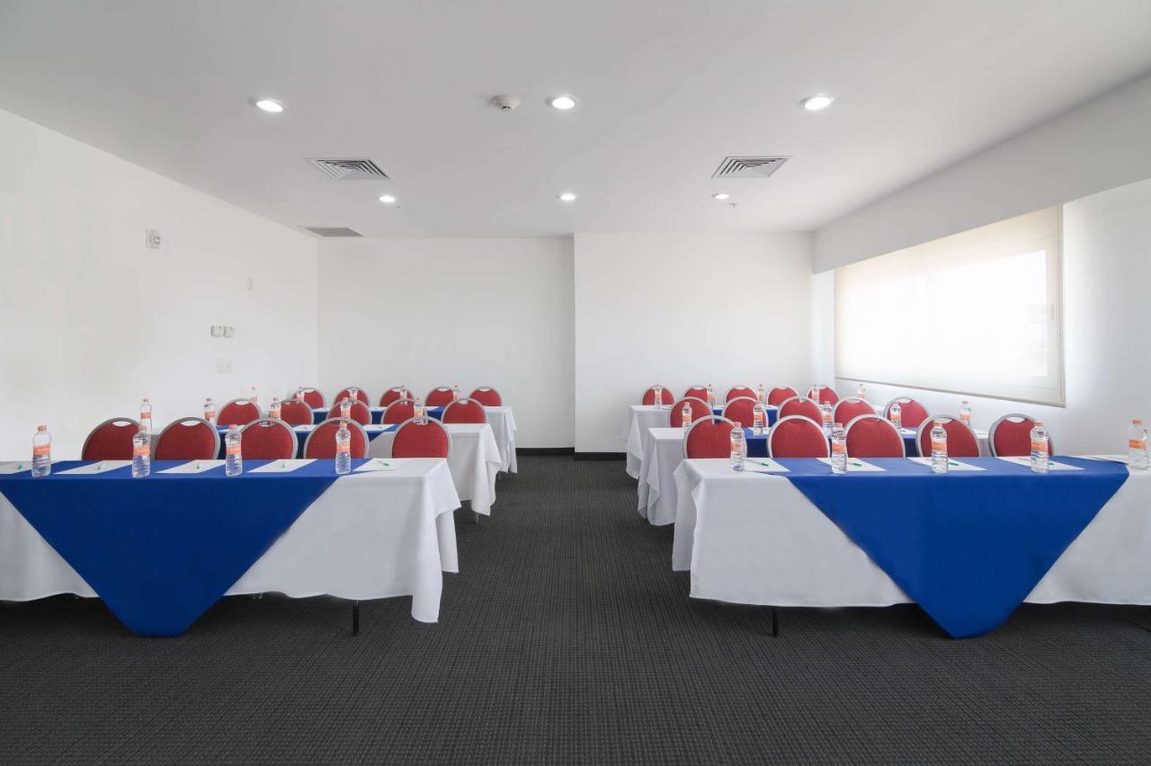 Wyndham Garden Hotel Celaya Celaya  Exterior photo